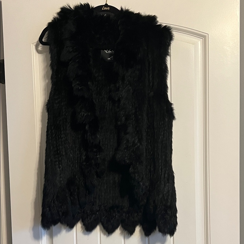 525 America 100% black rabbit fur vest size m